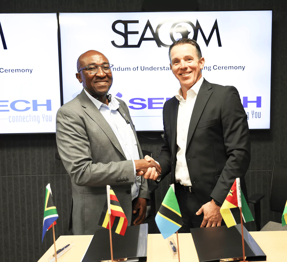 flenk-mnisi-and-anton-jooste-handshake